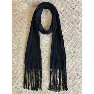 NEW Wolford Ribbed Fringe Wool Scarf